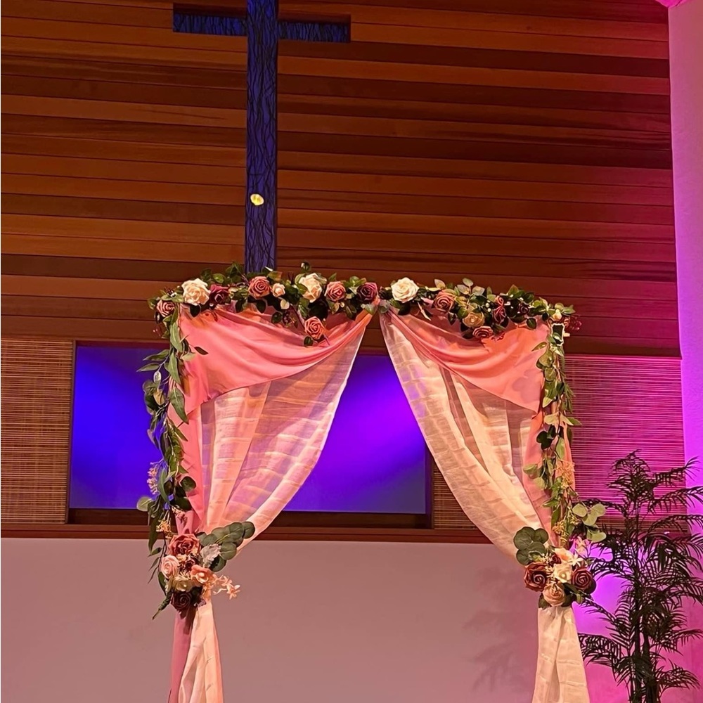 Wedding Arch! Excellent Condition 😍😍😍🍾